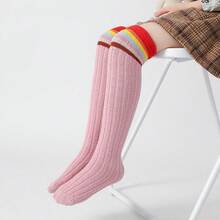 1雙彩虹大腿高可麗龍絨長襪,厚實保暖的膝上長襪,為冬季增添色彩