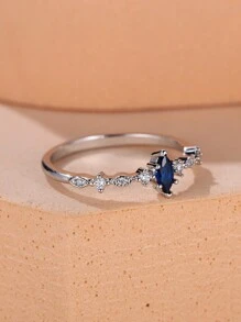 1 Stück modischer und exquisiter Ring mit saphirblauem Zirkonia in Pferdeaugenform, edles Geschenk für Mädchen, geeignet für Engagement, Hochzeit und Party Dekorationen