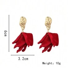 1對優雅的酒紅色合成毛氈丙烯酸玫瑰花瓣耳環,適合日常佩戴的新年禮物給女性