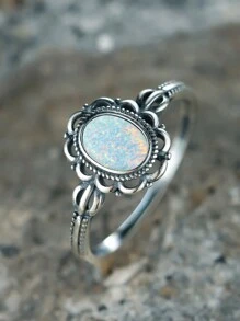 復古優雅的925純銀橢圓形白蛋白空心花形戒指,適合作為女性約會禮物