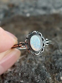 復古優雅的925純銀橢圓形白蛋白空心花形戒指,適合作為女性約會禮物