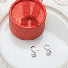 1 对简约风格白色 6-7 毫米圆形淡水 Akoya 人造珍珠和 S925 纯银耳环，设计独特，时尚，百搭，优雅，非常适合女性日常佩戴和作为礼物 - 高跟鞋珍珠耳鉤 - 查看 6