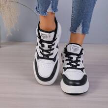 黑白女式運動休閒鞋,鞋帶式,透氣防滑滑板鞋 - 黑與白 - 查看 5