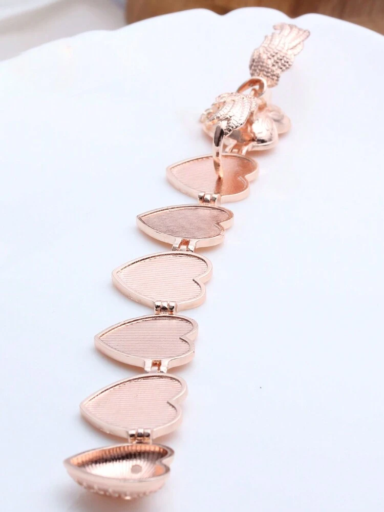 1Pc Vintage Folding Photo Frame Keychain Couple Memorial Jewelry Hollow Wings Openable Multi-Layer Photo Box Memories Pendant Collarbone Chain Necklace Ornaments, Home Room Decoration, Holiday Accessories, Birthday Party Supplies Gifts, Mother's Day Gifts(Rose Gold) - Pink - View 4