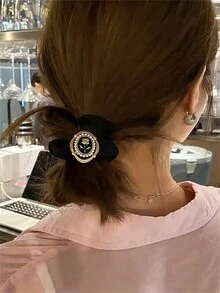 2pcs Ladies' New Style Pearl & Rose Flower Hair Bands With High-end Leather Elastic Rope And Floral Head Decor - Black and White - View 3