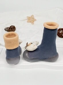 1 雙時尚可愛卡通熊運動鞋搭配溫暖舒適毛絨雪靴適合男嬰和女嬰,秋冬