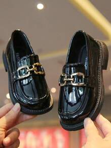 一雙兒童平底皮質懶人鞋，2024年春秋新款男女童鞋，適用於女孩