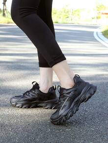 黑色男女通用时尚厚底高跟运动鞋，适合运动和休闲，非常适合圣诞节、情侣约会、礼物