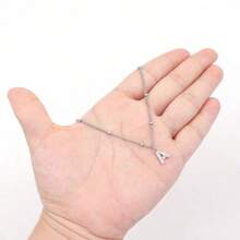 1件新款時尚26個字母鑲嵌鋯石鏈子項鍊，適用於女士 - 銀色 - 查看 3