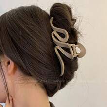 1pc Women's Matte Milk Coffee Large Wavy Hair Claw Clip, Unique Design & Suitable For Daily Use In Autumn - milk coffee color - View 3