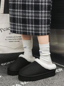 女秋冬純色蓬鬆毛絨內襯一腳蹬閉趾耐磨厚底毛絨保暖舒適家居拖鞋 - 黑與白 - 查看 4