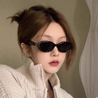1pc Retro Oval Shape Small Fashion Glasses, Cool, PC Frame Anti-Wind High-End Oval Fashion Glasses, Fashionable Slimming Influencer Glasses Beach Accessories For Women Glasses Shades Basics Fall Winter Women Outfits Clothes Business Casual Gifts Y2KFest Music Fest For Summer Beach Vacation, Outdoor, Travel Preppy Style For Back To School