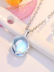 1件ins风简约优雅个性化月光石鹿角吊坠项链，适合女性日常佩戴、订婚、婚礼、派对等场合，也是情人节送给女友的绝佳礼物。