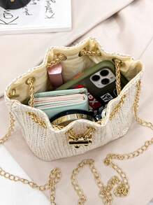 New Straw Shoulder Bag With Metal Chain, Fashion Straw Crossbody Bag With Metal Lock Clasp, Lightweight Minimalist Small Bag For Women, Fashionable Vacation Bag For Summer, Summer Straw Beach Bag For Women, Vacation Essentials, Perfect For Summer, Vacation & Beach