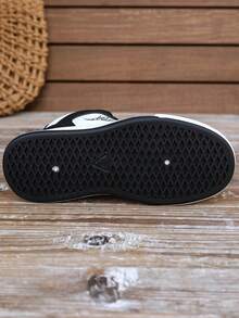 1雙女款運動休閒鞋,棕色前系帶設計,暖絨內裡,pu材質,低幫且耐磨tpr大底,適合學生、萬聖節和聖誕節 - 黑色 - 查看 3