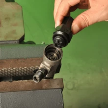 Piezoelectric Type Fuel Injector Removal Tool For Cars - Black - View 3