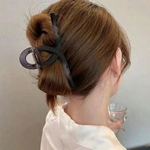 2入組女式大虎斑色啞光髮夾,適用於任何特殊場合,讓您更迷人更有魅力。生日、聖誕、萬聖節、感恩節等活動送女友、姐妹、妻子或母親的完美禮物