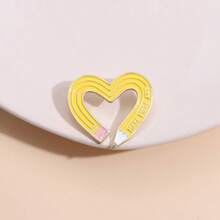 1入女士卡通扭曲鉛筆形胸針,時尚可愛的日常服裝/包飾,金屬徽章/補丁