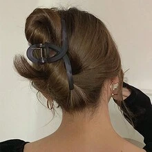 2入組女式大虎斑色啞光髮夾,適用於任何特殊場合,讓您更迷人更有魅力。生日、聖誕、萬聖節、感恩節等活動送女友、姐妹、妻子或母親的完美禮物