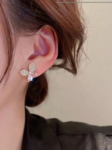 1 件推荐春季大胆风格/秋冬时尚，高端方晶锆石黄铜精制夹式耳环，带流苏、珍珠，适合女性学院/节日/派对/商务/日常穿着