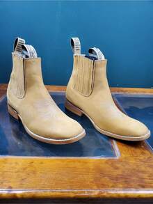 Porque usted lo solicito llegaron los botines vaqueros, suela cocido, color miel, tabla de conversión de tallas( US7-MX25, US7.5-MX25.5, US8-MX26, US8.5-MX26.5, US9-MX27, US9.5-MX27.5, US10-MX28) - Amarillo Mostaza - Ver 5