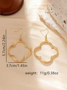 1對歐美時尚設計扭曲三葉草鏤空吊墜耳環 - 金黃色 - 查看 3