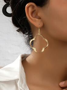 1對歐美時尚設計扭曲三葉草鏤空吊墜耳環 - 金黃色 - 查看 5