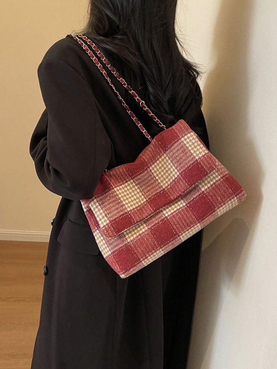 Túi đeo chéo kiểu dáng nàng tiên cá bằng vải màu khối thời trang có nắp và dung tích lớn, thích hợp cho việc đi lại hàng ngày, mua sắm, du lịch, ngày lễ, tiệc tùng và ăn tối, sắp xếp mỹ phẩm, làm quà tặng cho bạn bè, bạn gái, lễ hội, sinh nhật và thời trang cá nhân hóa, hoàn hảo để mặc dự tiệc phù hợp với Giáng sinh, túi Giáng sinh, quà tặng Giáng sinh, trang phục Giáng sinh, hoàn hảo cho váy Giáng sinh, váy cưới, váy trang trọng cho phụ nữ, váy dạ hội, váy cocktail, váy sinh nhật, túi quà Giáng sinh Giáng sinh vui vẻ - Đỏ - Xem 1