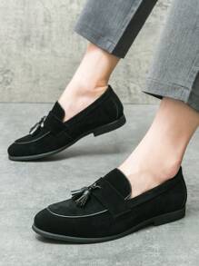 Męskie mokasyny typu slip-on z frędzlami, modna gumowa podeszwa, casualowe mokasyny w stylu oksfordzkim w kolorze czarnym