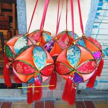 1入組手工刺繡球婚禮小禮物裝飾,隨機顏色和款式 - 紅色 - 查看 3