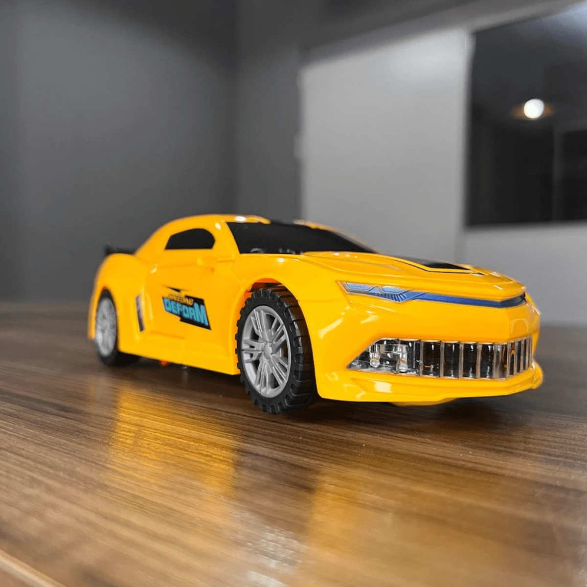 Carro Vira Robo Som Luz Carrinho Bmw Brinquedo Menino Pilha - Amarelo - Visão 1