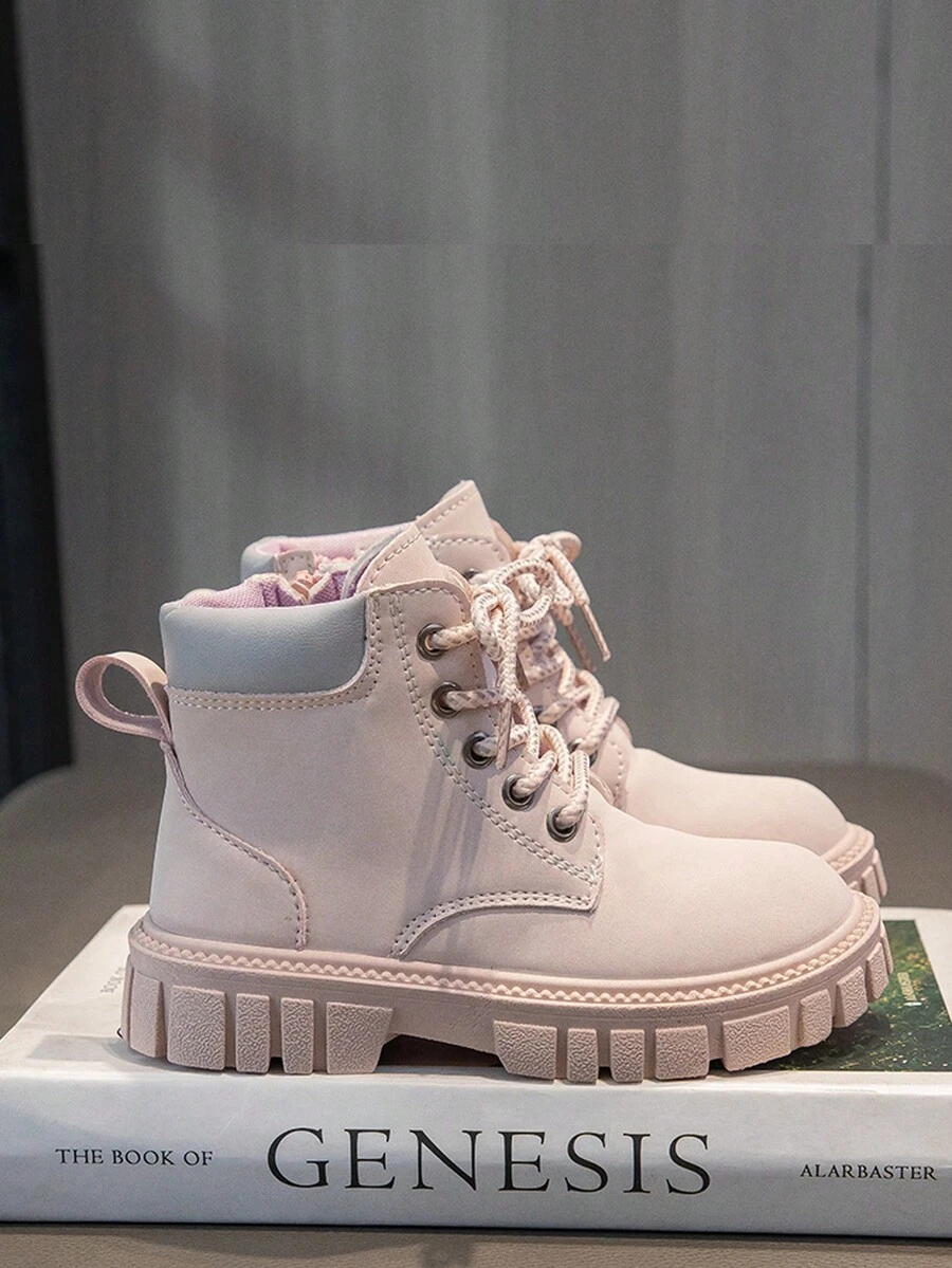 兒童馬丁靴,時尚厚底女童短靴,英倫風小黃靴,耐磨漂亮透氣,適合兒童使用