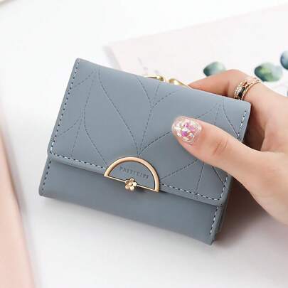 ファッション的な印刷デザイン、クレジットカードスロット、IDウィンドウ、ジッパーつきの多機能ブルー短財布、女性、日常使いに最適