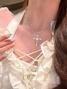 1 Pieza Collar Colgante De Cruz Con Decoración Completa De Pedrería - Plateado - Ver 2