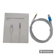 Lightning to 3.5 mm Audio Jack Cable - Blanco - Ver 1