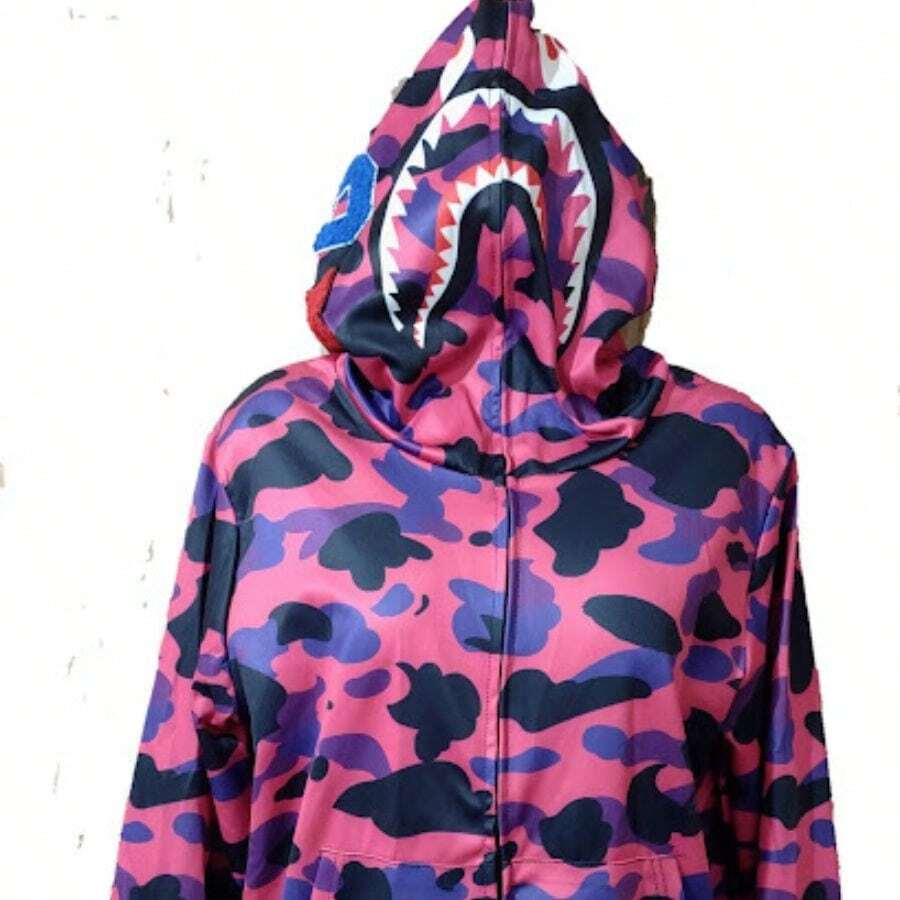 玫瑰色鯊魚頭迷彩連帽衫