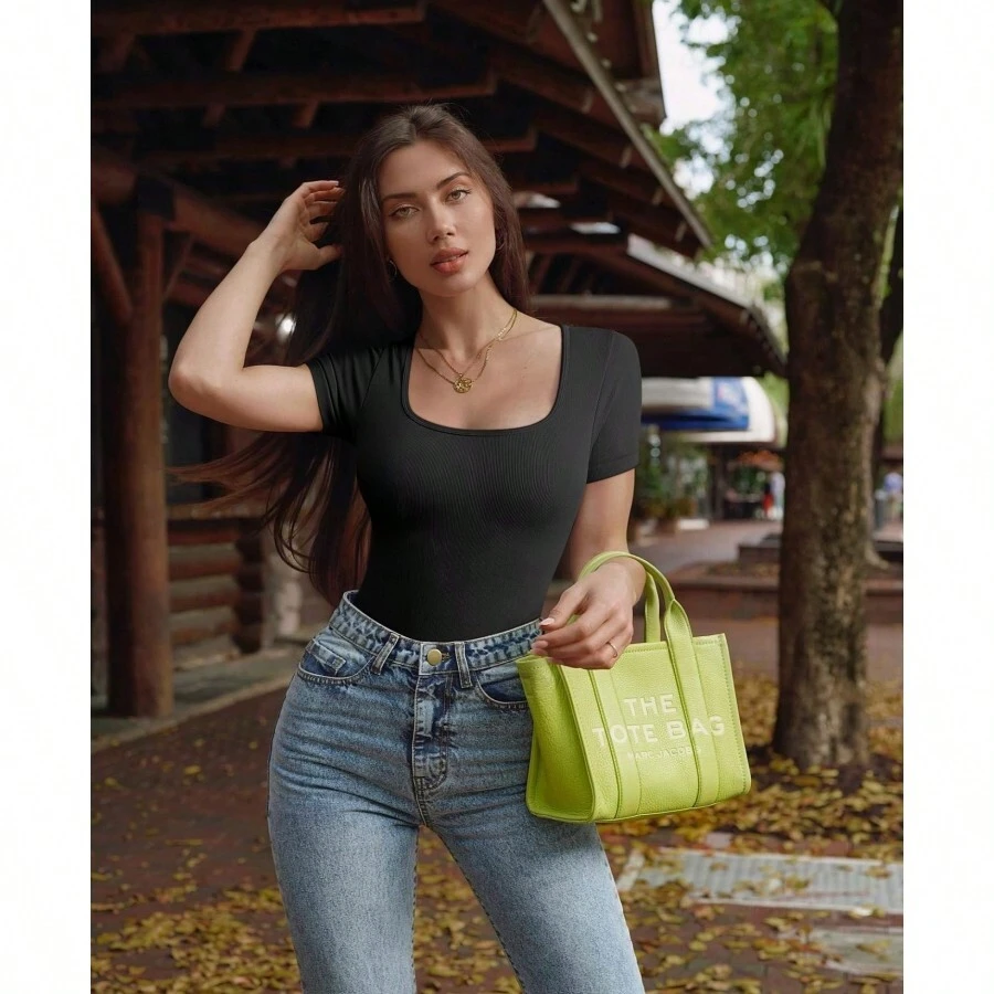 黑色修身連體褲,低開領線和短袖設計,可塑造身體,腹部和腰部,讓您看起來更瘦