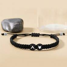 1 pulseira trançada com coração preto e branco + 26 letras, corrente de joias minimalista e versátil para casais com formato de coração