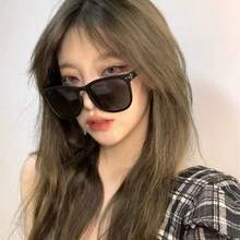 一副女士折叠时尚眼镜，时尚日常佩戴的时尚眼镜，适合夏季海滩度假、户外、旅行的海滩配饰 - 黑色 - 查看 4