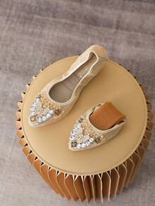 2024年新款蛋捲式女鞋大尺碼,鑲有水晶的扁平舒適尖頭休閒皮鞋,尺寸34-45