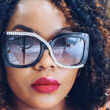 1 件装全新时尚方形镜框 S 形镶嵌水晶女士时尚眼镜