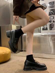 女款圓頭厚底鞋,黑色學院風漆皮牛津鞋,百搭時尚正裝鞋,女款霧面皮鞋,2023 - 黑色 - 查看 5