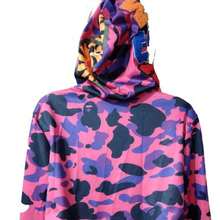 玫瑰色鯊魚頭迷彩連帽衫