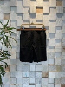 裁縫短褲搭配時尚腰帶 - 黑色 - 查看 2