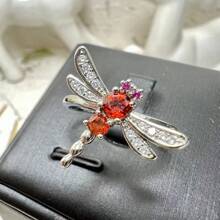 1個鑲有晶、橄欖石和石榴石珠寶的天然水晶能量石可調節戒指,蜻蜓設計,適合女性日常穿戴