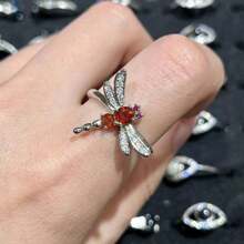 1個鑲有晶、橄欖石和石榴石珠寶的天然水晶能量石可調節戒指,蜻蜓設計,適合女性日常穿戴