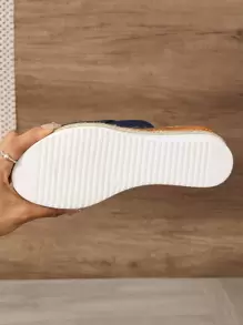 Ciabatte da donna con zeppa, fondo alto e punta aperta, leggere e confortevoli, con cinturino per uso interno