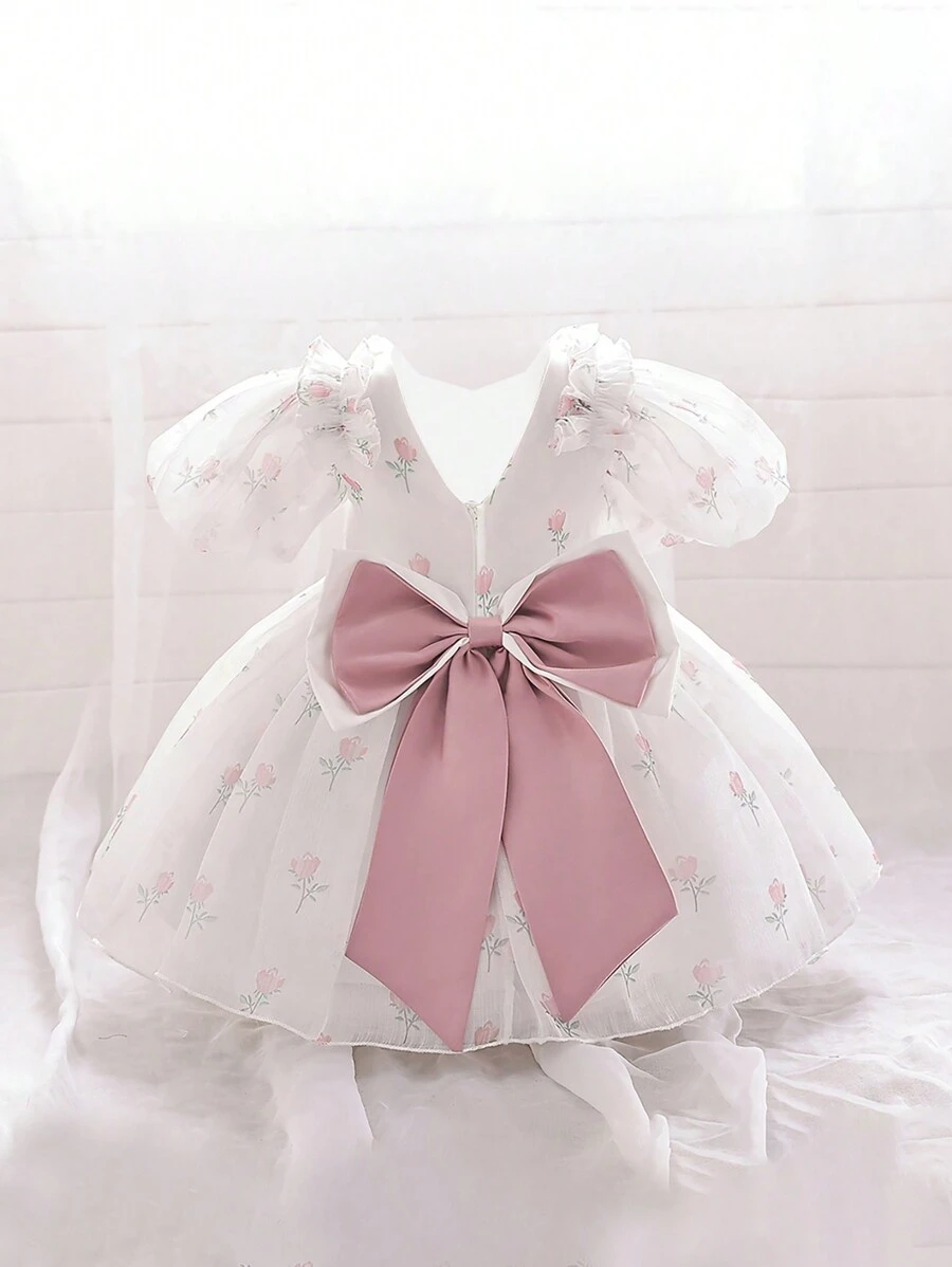 女婴方领碎花蝴蝶结闪亮薄纱可爱花童礼服，适合生日派对、旅行、度假，不含头饰 - 白色 - 查看 1