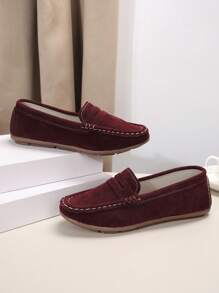Fashionable Women's Flat, Comfortable, Non-Slip And Soft-Soled Loafers - Burgundy - View 3