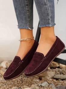 Fashionable Women's Flat, Comfortable, Non-Slip And Soft-Soled Loafers - Burgundy - View 2
